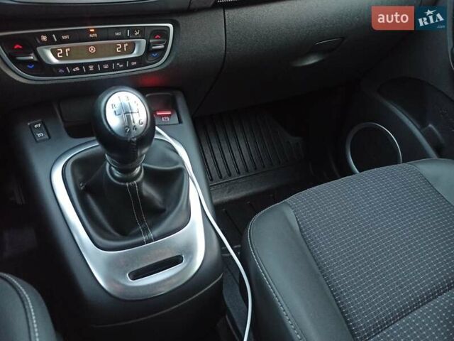 Серый Рено Гранд Сценик, объемом двигателя 1.6 л и пробегом 239 тыс. км за 8700 $, фото 61 на Automoto.ua