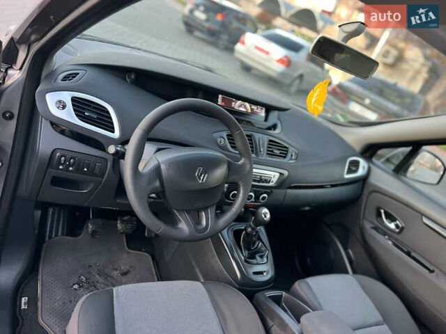 Серый Рено Гранд Сценик, объемом двигателя 1.6 л и пробегом 240 тыс. км за 7999 $, фото 45 на Automoto.ua