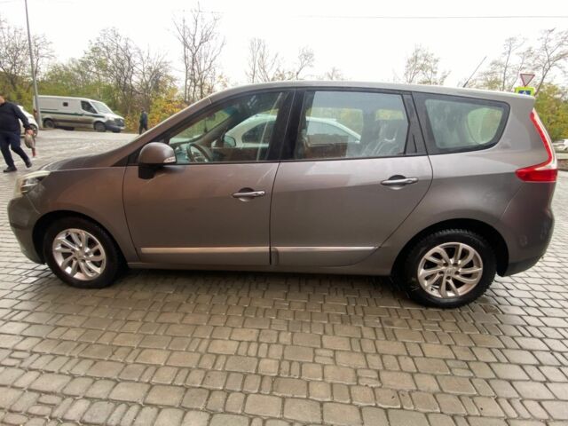 Серый Рено Гранд Сценик, объемом двигателя 1.6 л и пробегом 217 тыс. км за 8200 $, фото 2 на Automoto.ua