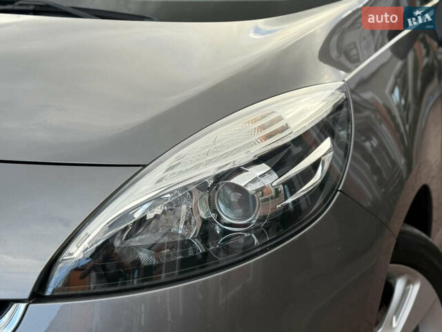 Серый Рено Гранд Сценик, объемом двигателя 1.5 л и пробегом 239 тыс. км за 8999 $, фото 9 на Automoto.ua