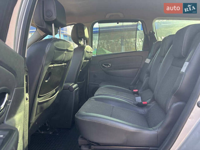 Серый Рено Гранд Сценик, объемом двигателя 1.46 л и пробегом 272 тыс. км за 8999 $, фото 7 на Automoto.ua