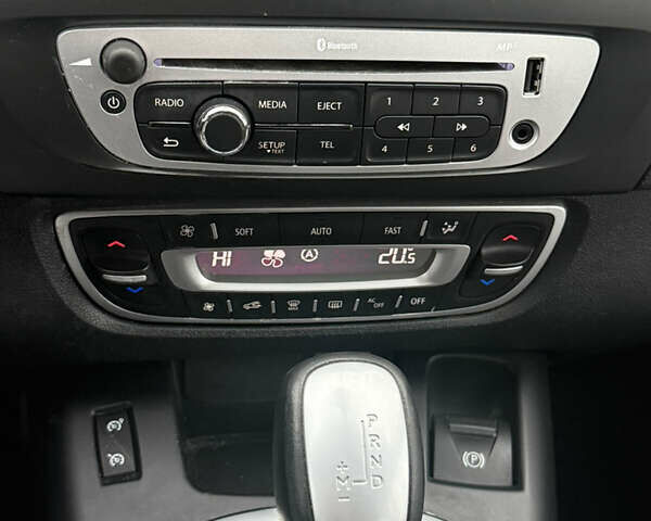 Сірий Рено Гранд Сценік, об'ємом двигуна 1.5 л та пробігом 203 тис. км за 8250 $, фото 12 на Automoto.ua