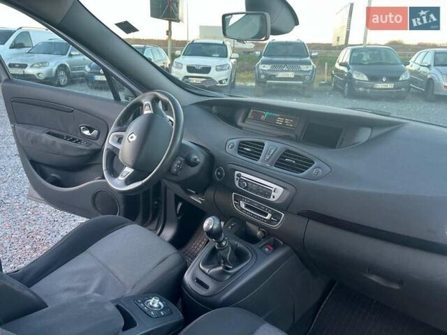 Серый Рено Гранд Сценик, объемом двигателя 1.5 л и пробегом 281 тыс. км за 9740 $, фото 28 на Automoto.ua