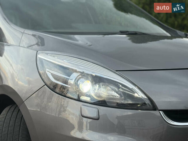 Серый Рено Гранд Сценик, объемом двигателя 2 л и пробегом 241 тыс. км за 10950 $, фото 35 на Automoto.ua