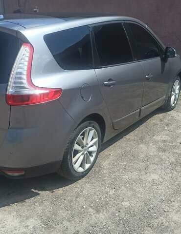 Сірий Рено Гранд Сценік, об'ємом двигуна 1.6 л та пробігом 237 тис. км за 7700 $, фото 7 на Automoto.ua