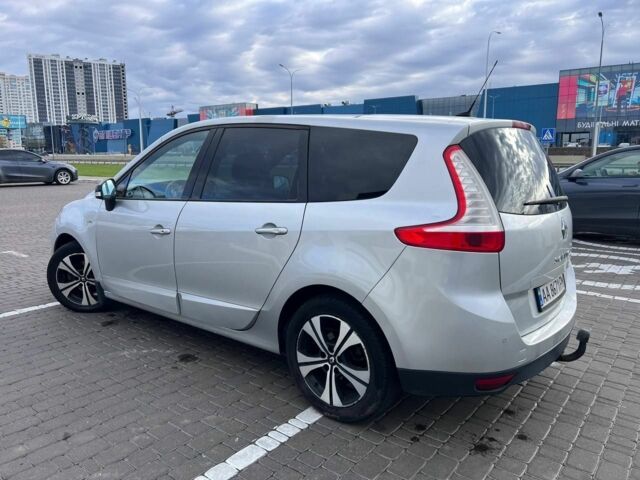 Серый Рено Гранд Сценик, объемом двигателя 1.5 л и пробегом 363 тыс. км за 7600 $, фото 3 на Automoto.ua