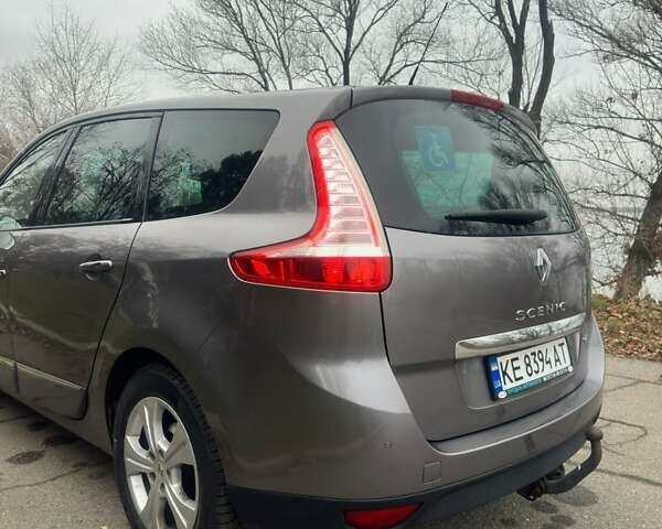 Сірий Рено Гранд Сценік, об'ємом двигуна 1.6 л та пробігом 204 тис. км за 8500 $, фото 7 на Automoto.ua