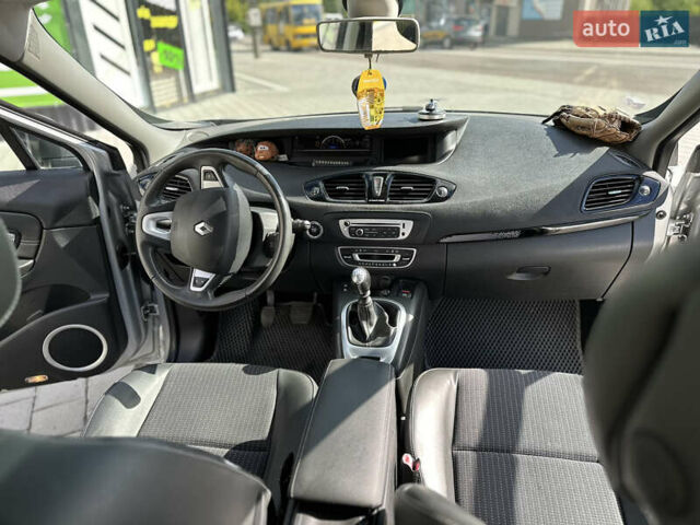 Серый Рено Гранд Сценик, объемом двигателя 1.46 л и пробегом 238 тыс. км за 8500 $, фото 13 на Automoto.ua