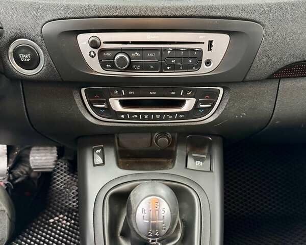 Сірий Рено Гранд Сценік, об'ємом двигуна 1.5 л та пробігом 185 тис. км за 7499 $, фото 16 на Automoto.ua