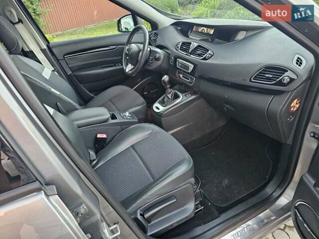 Сірий Рено Гранд Сценік, об'ємом двигуна 1.6 л та пробігом 216 тис. км за 8800 $, фото 13 на Automoto.ua