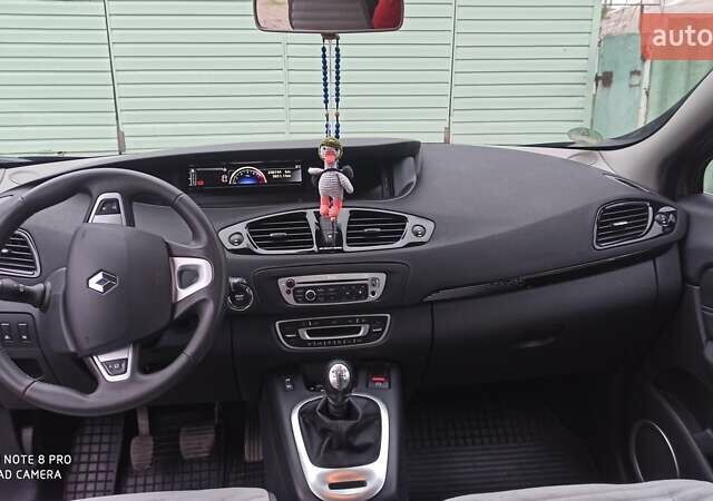 Сірий Рено Гранд Сценік, об'ємом двигуна 1.5 л та пробігом 230 тис. км за 8500 $, фото 8 на Automoto.ua