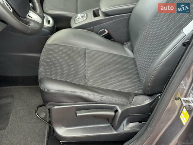 Рено Гранд Сценик 2012 в Стрые на Automoto.ua Серый Рено Гранд Сценик, объемом двигателя 1.5 л и пробегом 239 тыс. км за 9350 $, фото 40 на Automoto.ua