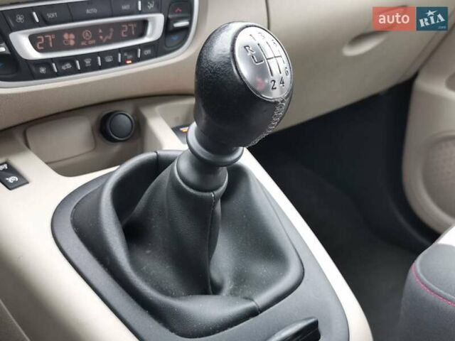 Сірий Рено Гранд Сценік, об'ємом двигуна 1.5 л та пробігом 238 тис. км за 8700 $, фото 42 на Automoto.ua