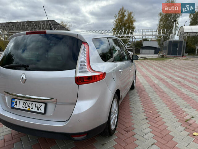 Серый Рено Гранд Сценик, объемом двигателя 2 л и пробегом 187 тыс. км за 8750 $, фото 12 на Automoto.ua