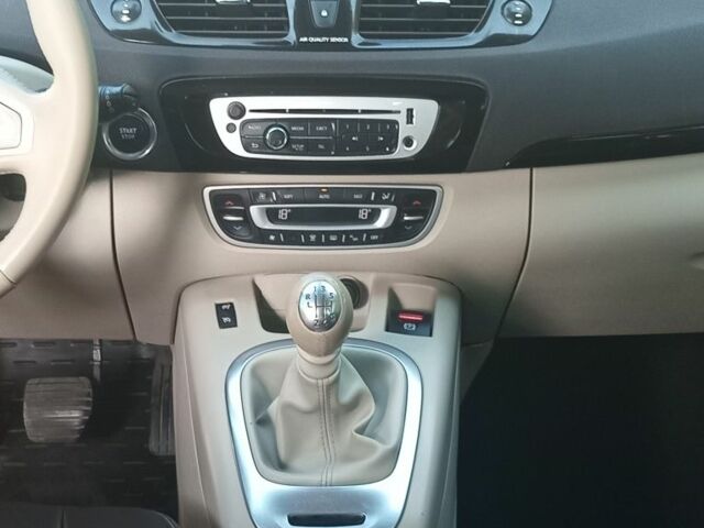 Серый Рено Гранд Сценик, объемом двигателя 1.5 л и пробегом 309 тыс. км за 8750 $, фото 7 на Automoto.ua