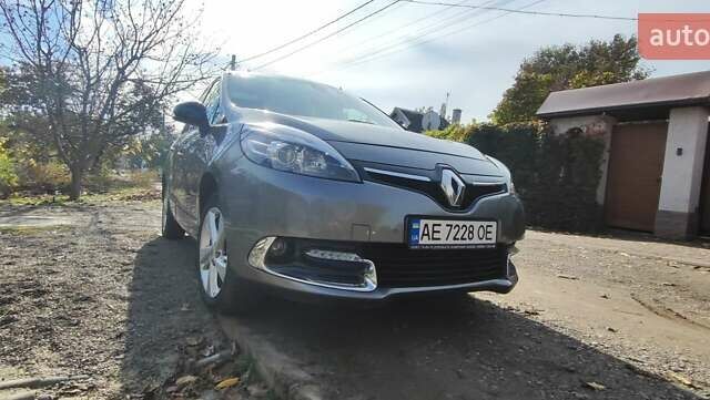 Сірий Рено Гранд Сценік, об'ємом двигуна 1.46 л та пробігом 250 тис. км за 8500 $, фото 24 на Automoto.ua