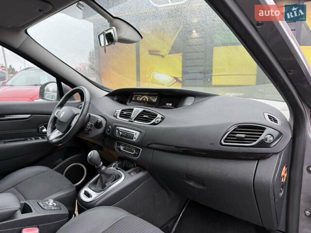 Серый Рено Гранд Сценик, объемом двигателя 1.5 л и пробегом 208 тыс. км за 9200 $, фото 34 на Automoto.ua