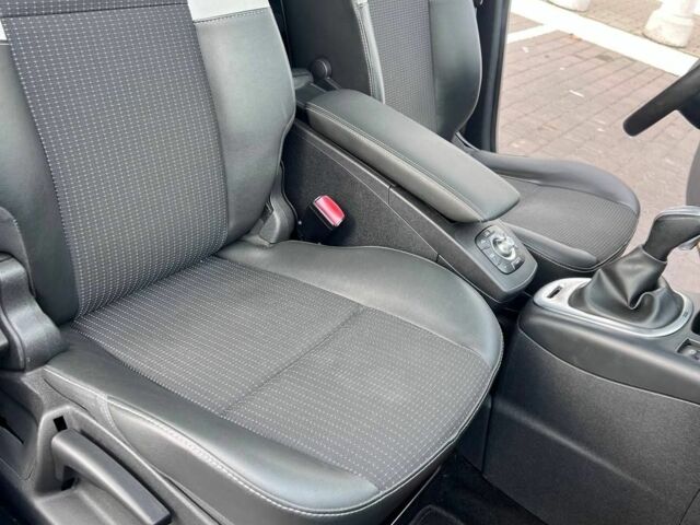 Серый Рено Гранд Сценик, объемом двигателя 1.5 л и пробегом 363 тыс. км за 7600 $, фото 6 на Automoto.ua