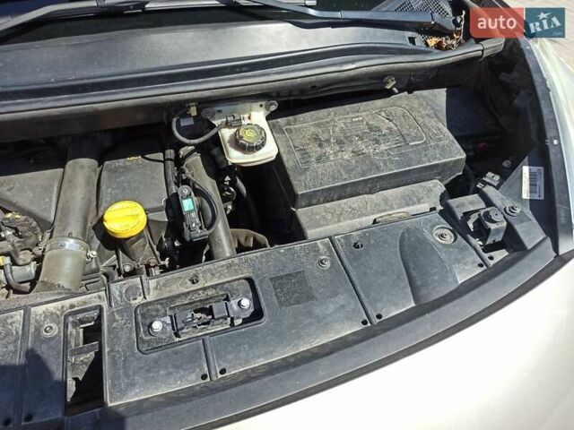 Серый Рено Гранд Сценик, объемом двигателя 1.5 л и пробегом 247 тыс. км за 8400 $, фото 17 на Automoto.ua