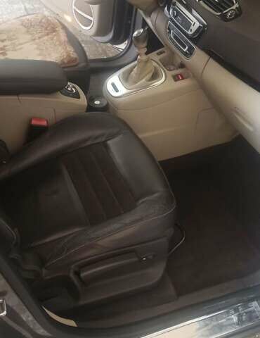 Сірий Рено Гранд Сценік, об'ємом двигуна 1.6 л та пробігом 237 тис. км за 7700 $, фото 20 на Automoto.ua