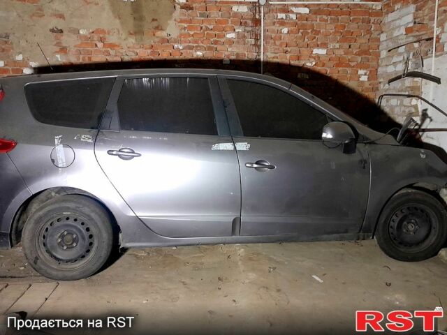 Серый Рено Гранд Сценик, объемом двигателя 1.5 л и пробегом 225 тыс. км за 4500 $, фото 3 на Automoto.ua