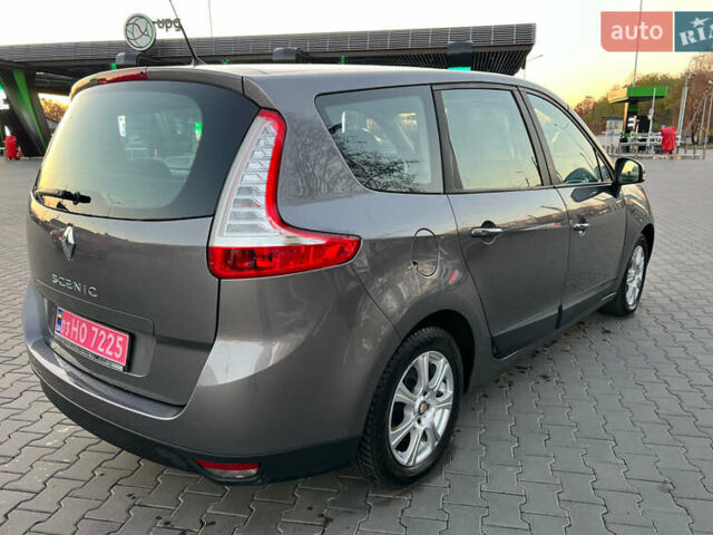 Серый Рено Гранд Сценик, объемом двигателя 1.6 л и пробегом 240 тыс. км за 7999 $, фото 40 на Automoto.ua