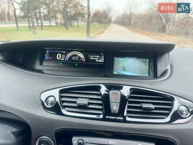 Сірий Рено Гранд Сценік, об'ємом двигуна 1.6 л та пробігом 204 тис. км за 8500 $, фото 25 на Automoto.ua