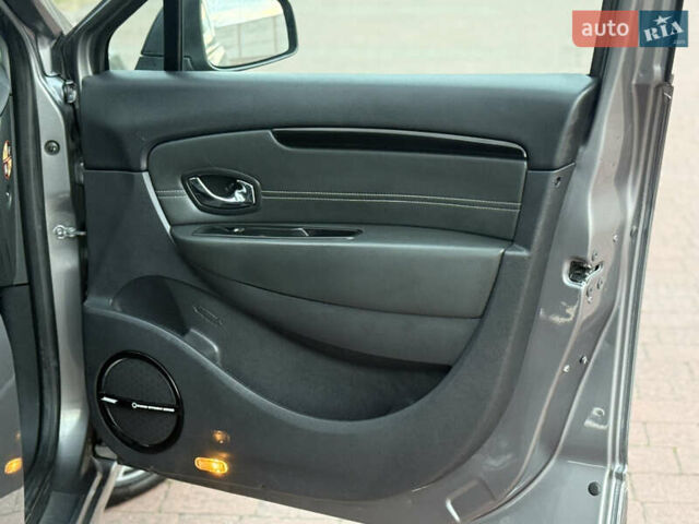 Серый Рено Гранд Сценик, объемом двигателя 2 л и пробегом 241 тыс. км за 10450 $, фото 39 на Automoto.ua