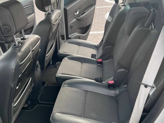 Серый Рено Гранд Сценик, объемом двигателя 1.5 л и пробегом 363 тыс. км за 7600 $, фото 23 на Automoto.ua