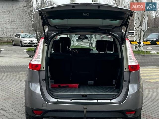 Серый Рено Гранд Сценик, объемом двигателя 1.6 л и пробегом 204 тыс. км за 9200 $, фото 8 на Automoto.ua