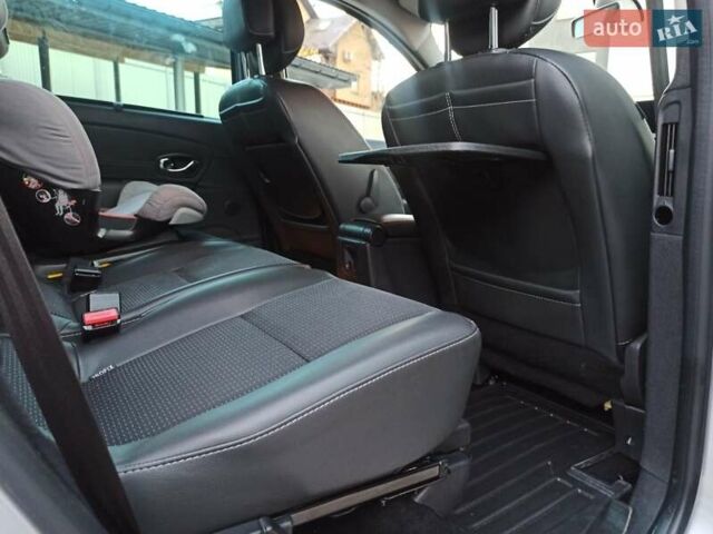 Серый Рено Гранд Сценик, объемом двигателя 1.6 л и пробегом 239 тыс. км за 8700 $, фото 68 на Automoto.ua