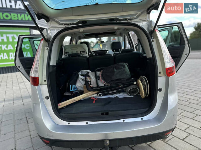 Серый Рено Гранд Сценик, объемом двигателя 1.46 л и пробегом 238 тыс. км за 8500 $, фото 16 на Automoto.ua