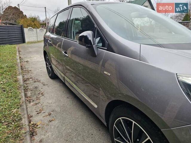 Серый Рено Гранд Сценик, объемом двигателя 1.6 л и пробегом 217 тыс. км за 8900 $, фото 3 на Automoto.ua