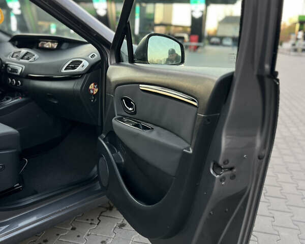 Сірий Рено Гранд Сценік, об'ємом двигуна 1.6 л та пробігом 238 тис. км за 8700 $, фото 27 на Automoto.ua