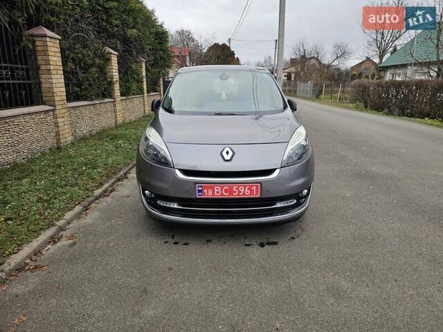 Серый Рено Гранд Сценик, объемом двигателя 1.6 л и пробегом 217 тыс. км за 8900 $, фото 1 на Automoto.ua