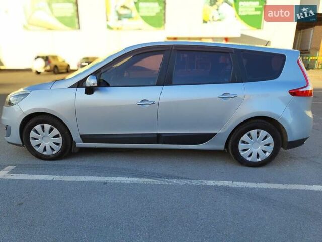 Сірий Рено Гранд Сценік, об'ємом двигуна 1.5 л та пробігом 290 тис. км за 7850 $, фото 4 на Automoto.ua