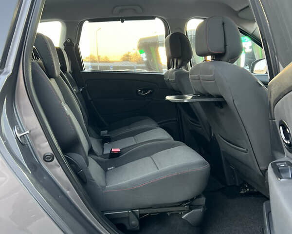 Сірий Рено Гранд Сценік, об'ємом двигуна 1.6 л та пробігом 238 тис. км за 8700 $, фото 24 на Automoto.ua