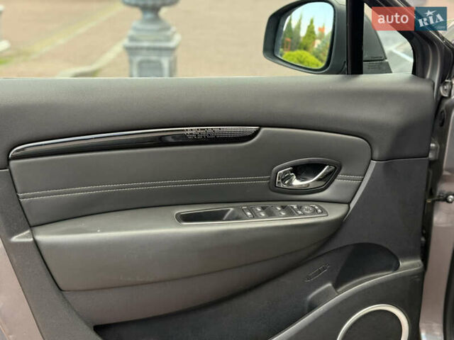 Серый Рено Гранд Сценик, объемом двигателя 1.5 л и пробегом 239 тыс. км за 8999 $, фото 37 на Automoto.ua