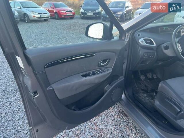 Серый Рено Гранд Сценик, объемом двигателя 1.5 л и пробегом 281 тыс. км за 9740 $, фото 13 на Automoto.ua