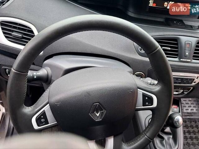 Сірий Рено Гранд Сценік, об'ємом двигуна 1.5 л та пробігом 198 тис. км за 8150 $, фото 7 на Automoto.ua