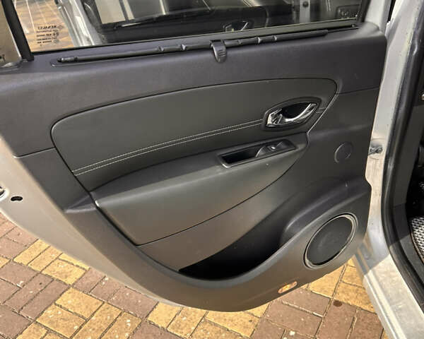 Серый Рено Гранд Сценик, объемом двигателя 1.6 л и пробегом 266 тыс. км за 7700 $, фото 33 на Automoto.ua