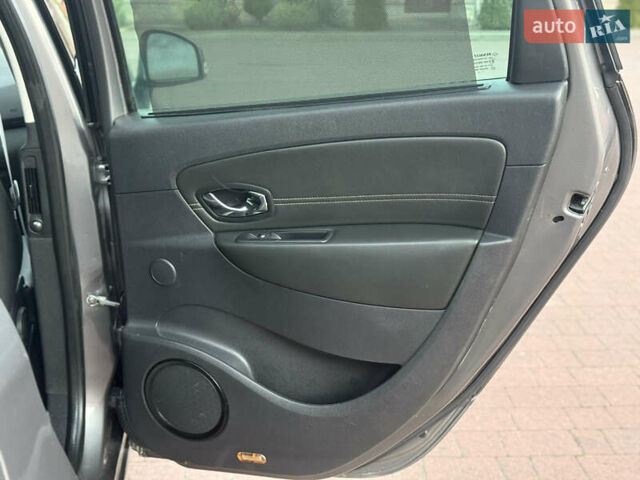 Серый Рено Гранд Сценик, объемом двигателя 2 л и пробегом 241 тыс. км за 10450 $, фото 45 на Automoto.ua