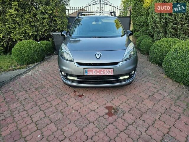 Сірий Рено Гранд Сценік, об'ємом двигуна 1.6 л та пробігом 216 тис. км за 8800 $, фото 1 на Automoto.ua