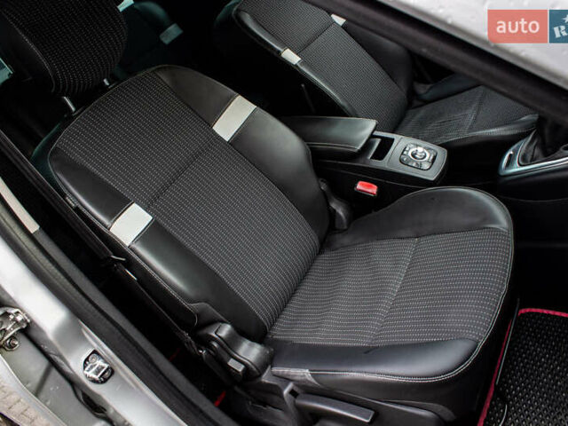 Серый Рено Гранд Сценик, объемом двигателя 1.46 л и пробегом 344 тыс. км за 7900 $, фото 27 на Automoto.ua