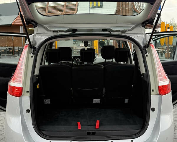 Сірий Рено Гранд Сценік, об'ємом двигуна 1.5 л та пробігом 203 тис. км за 8250 $, фото 18 на Automoto.ua