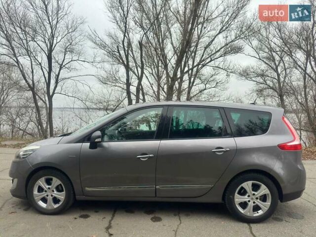Сірий Рено Гранд Сценік, об'ємом двигуна 1.6 л та пробігом 204 тис. км за 8500 $, фото 4 на Automoto.ua