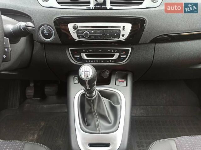 Серый Рено Гранд Сценик, объемом двигателя 1.6 л и пробегом 205 тыс. км за 10500 $, фото 8 на Automoto.ua