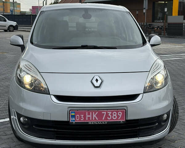 Сірий Рено Гранд Сценік, об'ємом двигуна 1.5 л та пробігом 203 тис. км за 8250 $, фото 2 на Automoto.ua