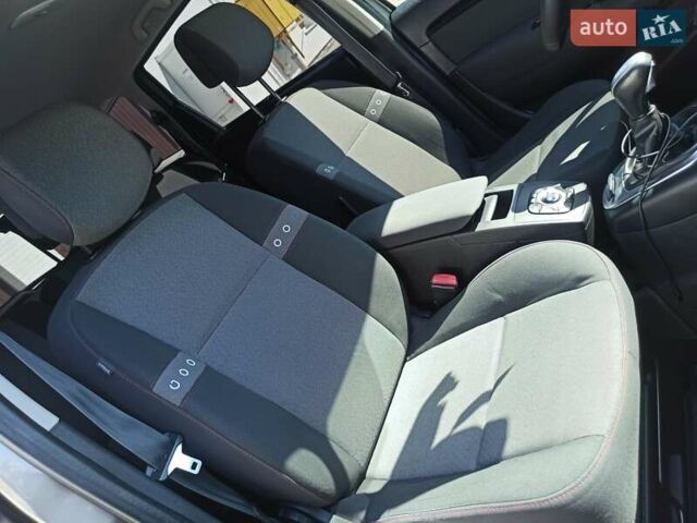 Серый Рено Гранд Сценик, объемом двигателя 1.5 л и пробегом 247 тыс. км за 8400 $, фото 12 на Automoto.ua