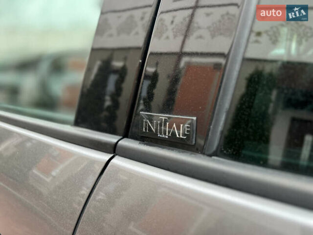 Серый Рено Гранд Сценик, объемом двигателя 1.6 л и пробегом 238 тыс. км за 9500 $, фото 26 на Automoto.ua